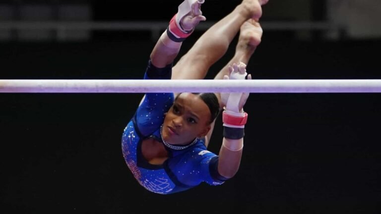 Últimas Notícias 8 Rebeca lidera em 2 aparelhos e vai a 3 finais no Mundial de ginástica