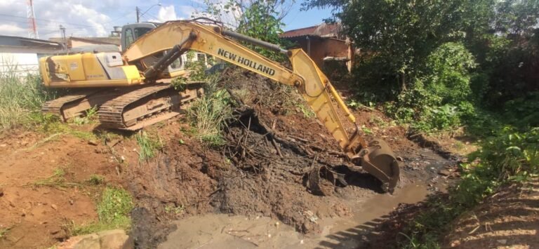 Últimas Notícias 5 Prefeitura realiza limpeza de bocas de lobo atendendo a pedido do vereador Edimilson Dourado