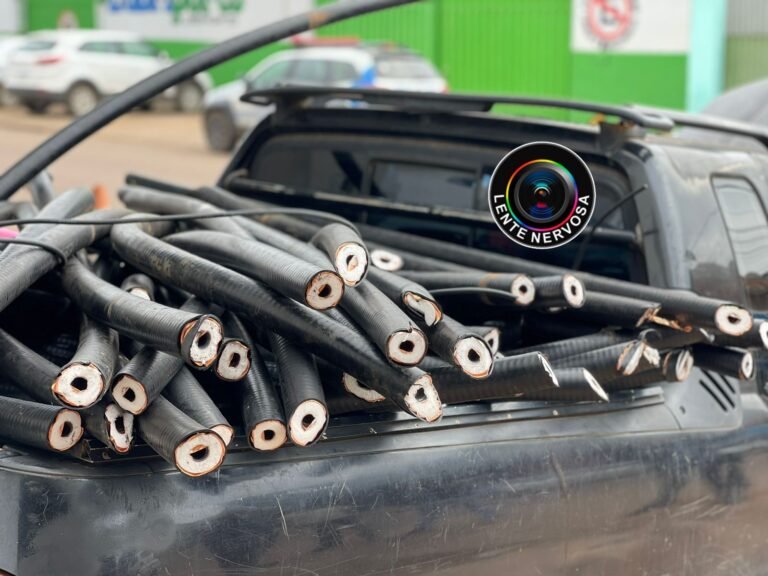 Últimas Notícias 7 A CASA CAIU – Criminosos são flagrados furtando fios em torre de empresa de telefonia