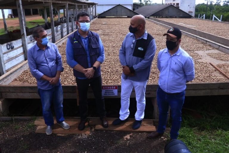 Últimas Notícias 8 Governo de Rondônia destaca cooperativa agrícola e entrega kits do “Mamãe Cheguei” em Nova Califórnia