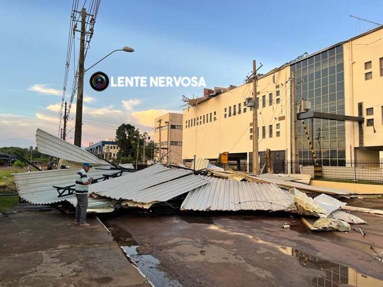 Últimas Notícias 8 VEJA VÍDEO: telhado do TRE é arrancado durante tempestade em Porto Velho