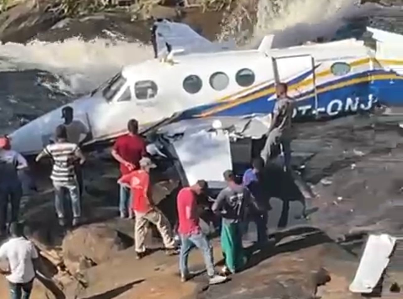 VEJA VÍDEO – Veja como ficou avião em que estava Marília Mendonça