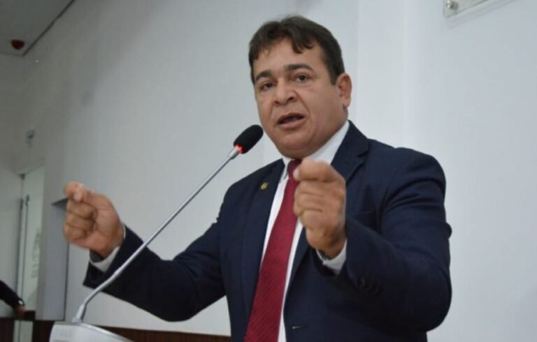 Vereador do PT passa por cima de mulher com carro e é indiciado por tentativa de feminicídio