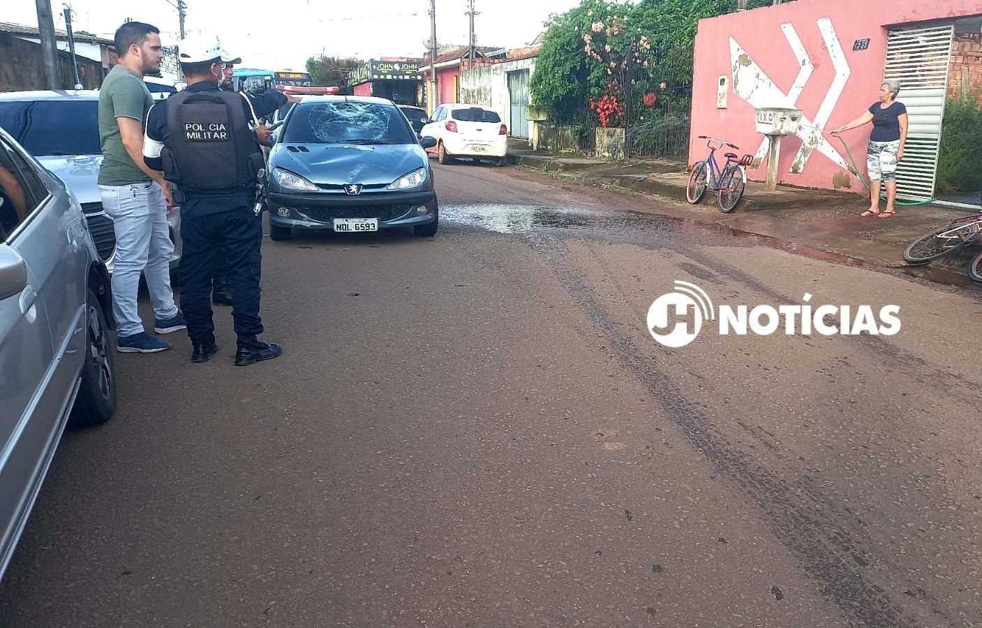 Roda de bicicleta é arrancada e ciclista fica gravemente ferido em atropelamento na zona sul