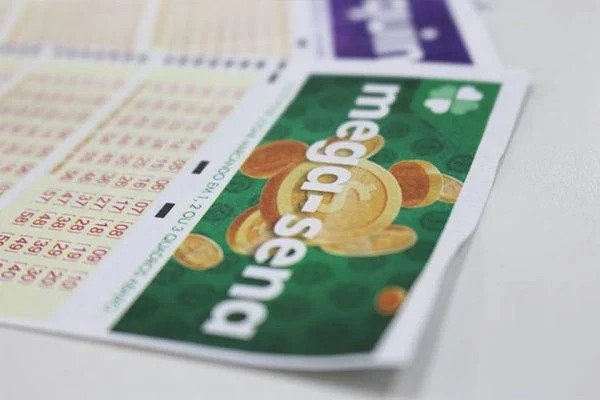 Ganhador da Mega-Sena tem prisão decretada após não pagar pensão
