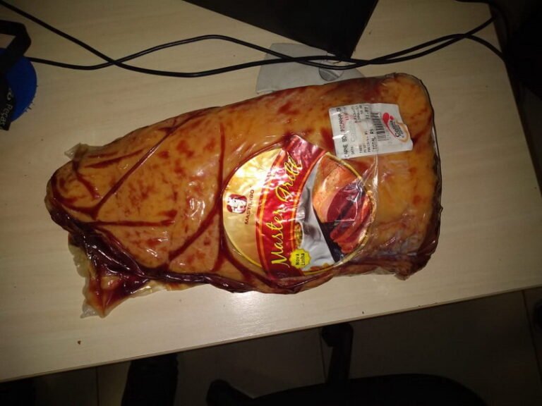 Últimas Notícias 10 Mulher é presa após furtar peça de picanha em supermercado na capital