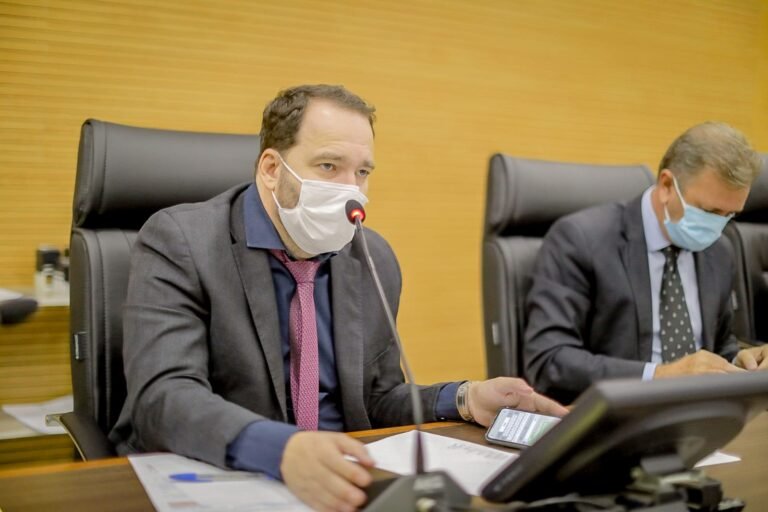 Presidente Alex Redano confirma repasse de R$ 7 milhões da Assembleia Legislativa para o DER fazer obras