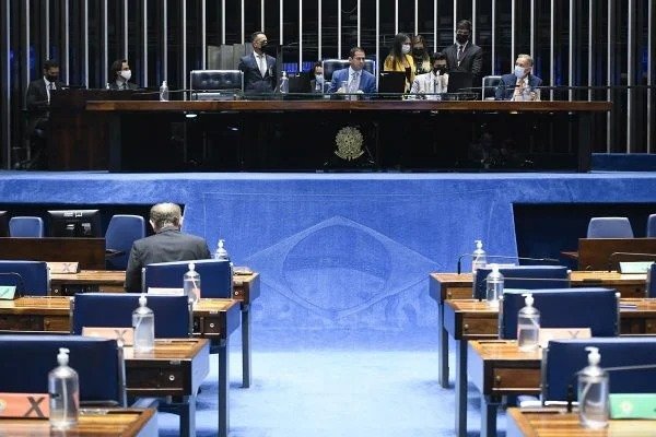 Fundão de R$ 5,7 bi: Senado segue Câmara e derruba veto de Bolsonaro
