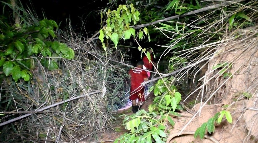 Corpo de homem com vestes femininas é localizado no Rio Vermelho 1 Corpo de homem com vestes femininas é localizado no Rio Vermelho