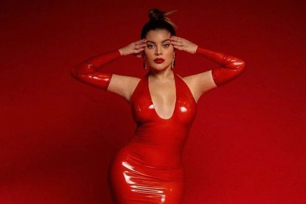 Gkay expõe famosos “moles” na pegação e revela cantores arrependidos