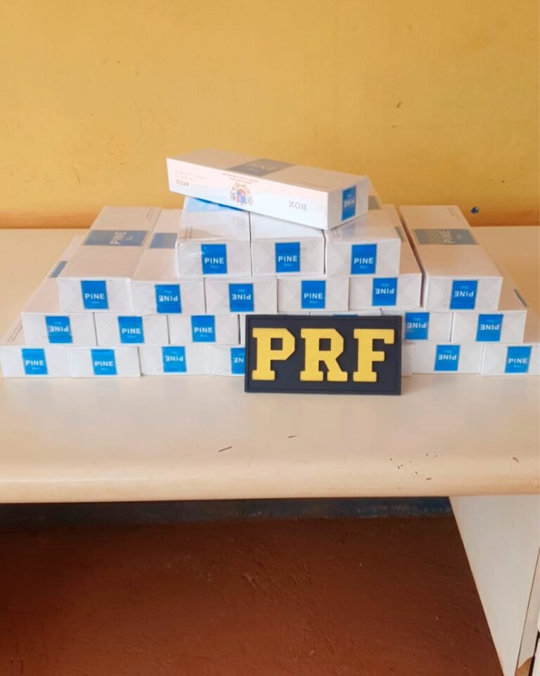Em Nova Mamoré, PRF apreende 250 maços de cigarro contrabandeados