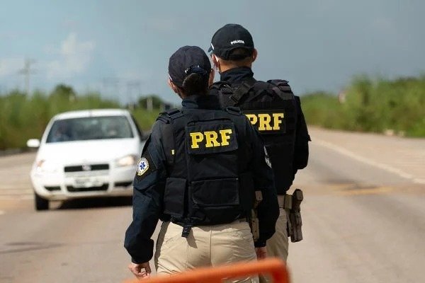 ABUSO - Homem obriga filha de 15 anos a amarrar amiga e estupra as duas 1 ABUSO - Homem obriga filha de 15 anos a amarrar amiga e estupra as duas