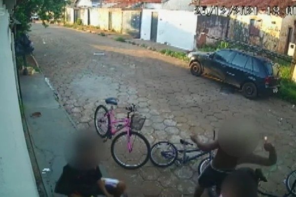 Bomba é arremessada, explode no quarto e mata criança em SP - VÍDEO