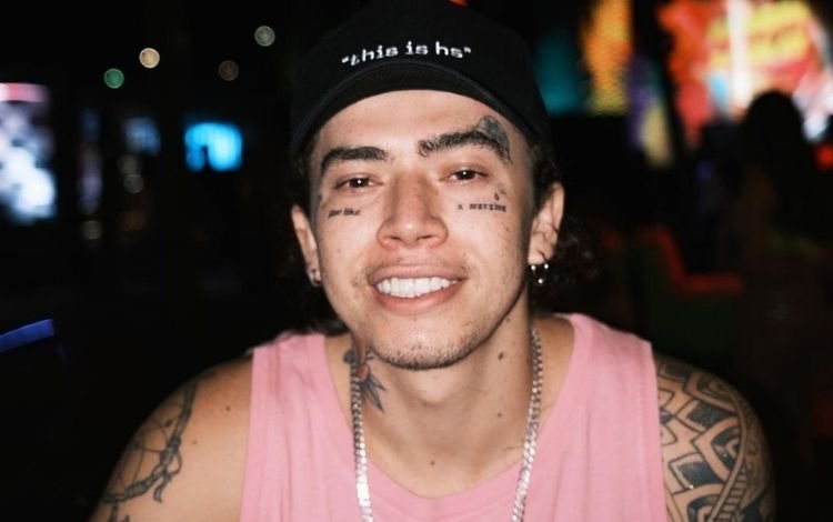 Whindersson conta que se afundou nas drogas após término com Luísa