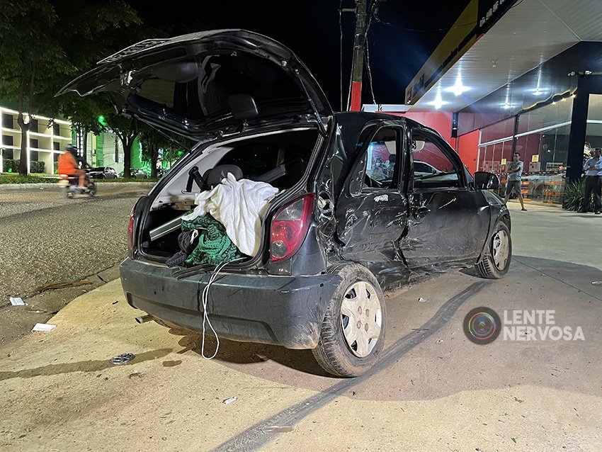 Bebê de um ano é projetado para fora de carro após pai bêbado invadir preferencial e causar acidente 1 Bebê de um ano é projetado para fora de carro após pai bêbado invadir preferencial e causar acidente