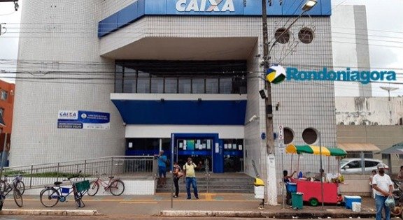 Agências bancárias funcionam para o público até quinta-feira