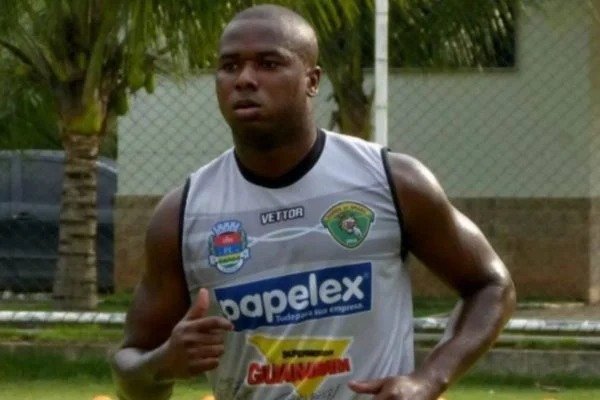 Ex-Flamengo é preso por agredir mulher e descumprir medida protetiva 1 Ex-Flamengo é preso por agredir mulher e descumprir medida protetiva