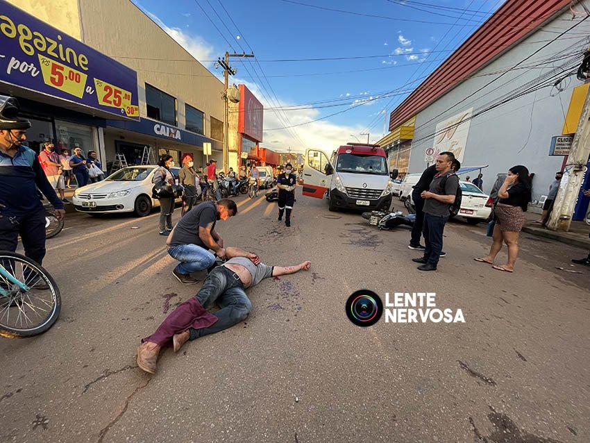 Colisão de motocicletas resulta em piloto gravemente ferido na zona sul