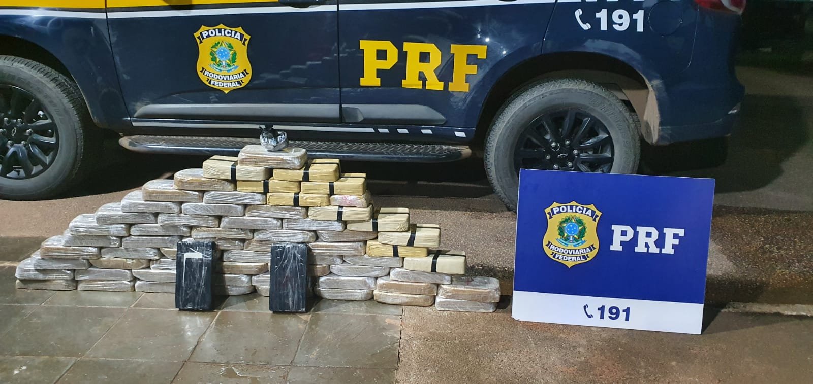 PRF apreende ambulância da prefeitura com 65 quilos de cocaína; motorista ganharia R$ 10 mil – VÍDEO