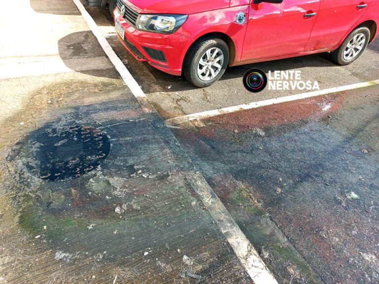 Esgoto entupido espalha fezes em rua do Morar Melhor e moradores fazem apelo; VÍDEO