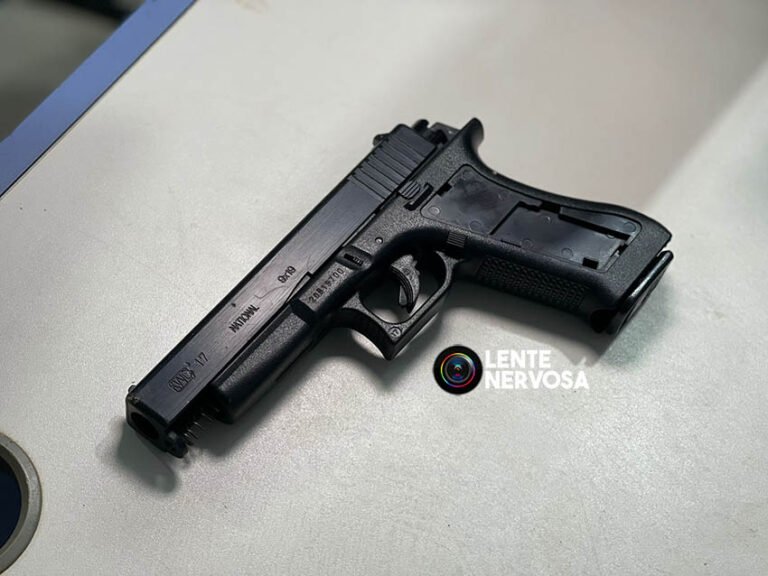 Adolescente com arma de brinquedo tenta assaltar policial penal e é baleado