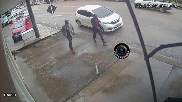 Força Tática prende foragido flagrado com carro de luxo clonado