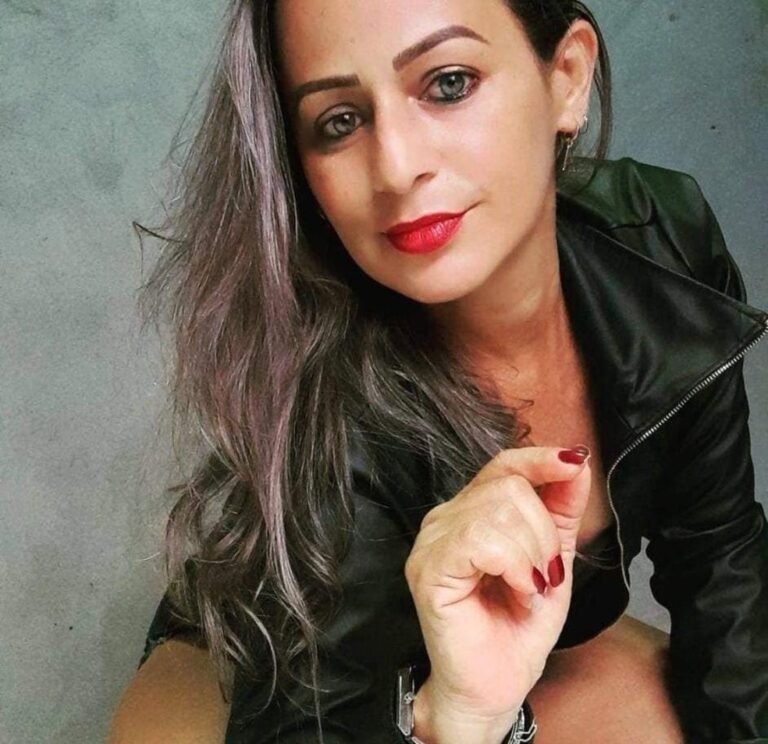 Garota de 14 anos confessa ter matado a tia com facadas e golpes de panela