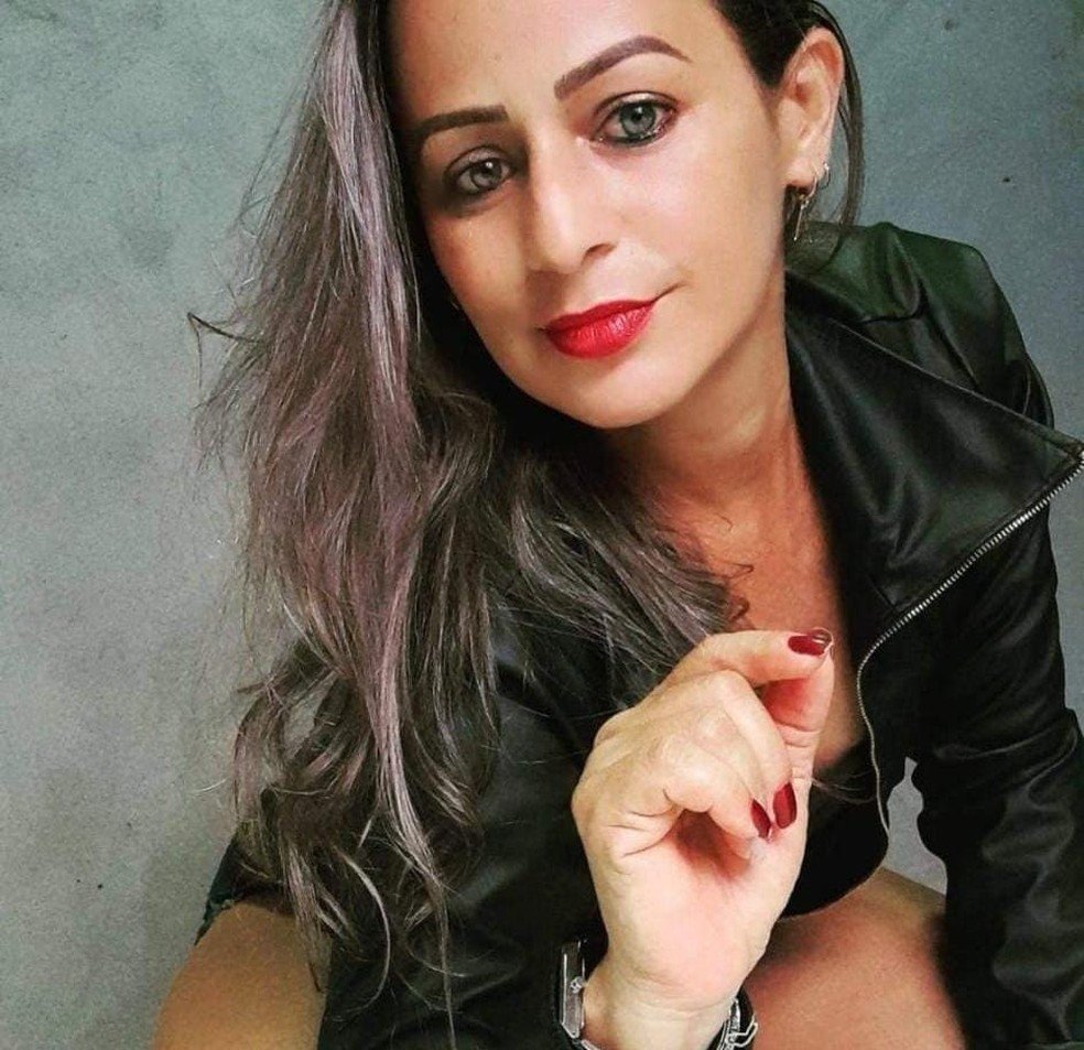 Garota de 14 anos confessa ter matado a tia com facadas e golpes de panela