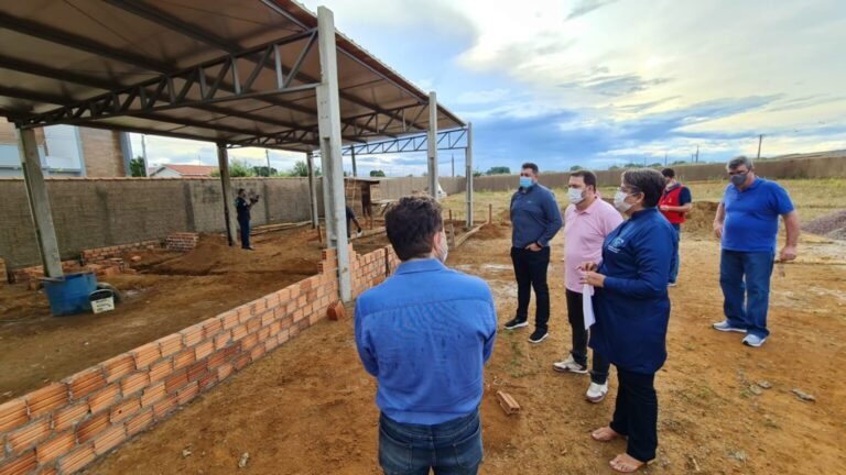 Presidente Alex Redano visita sede da AMAAR em Ariquemes