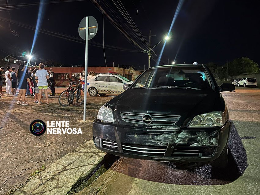 Condutora invade preferencial e causa acidente com capotamento de veículo