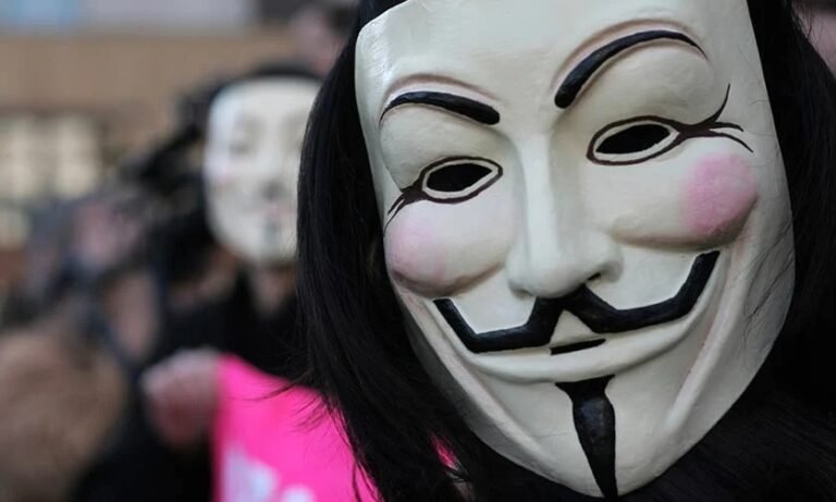 Grupo hacker Anonymous declara guerra cibernética contra Rússia