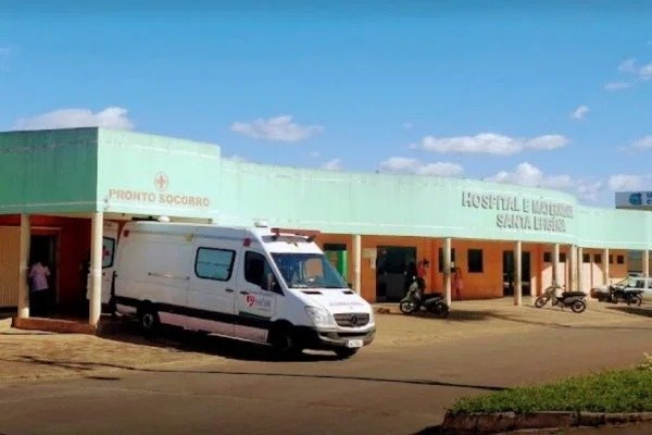 Criança morre após choque em extensão elétrica para carregar celular