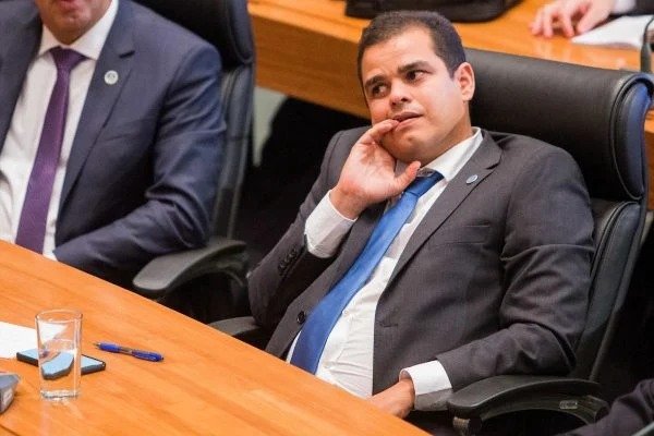 Deputado chama PMs de “recalcados” após benefícios concedidos à Polícia Civil do DF