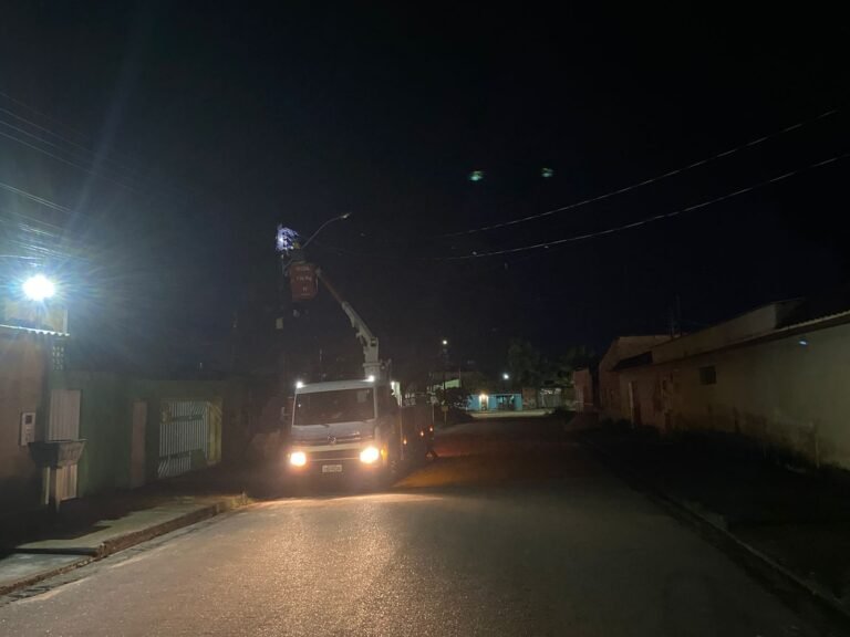 Iluminação é revitalizada em ruas da zona sul após solicitação do vereador Edmilson Dourado