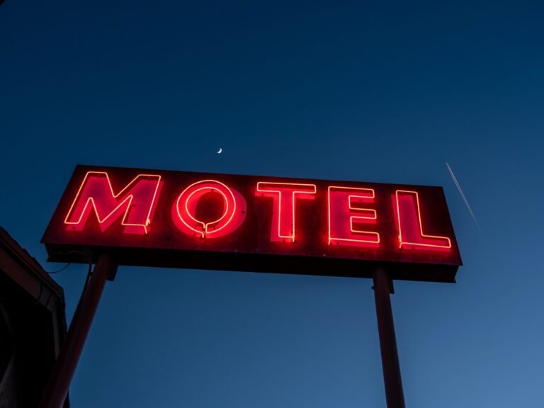 Sem dinheiro para pagar motel, cliente deixa produtos penhorados após chegada da PM