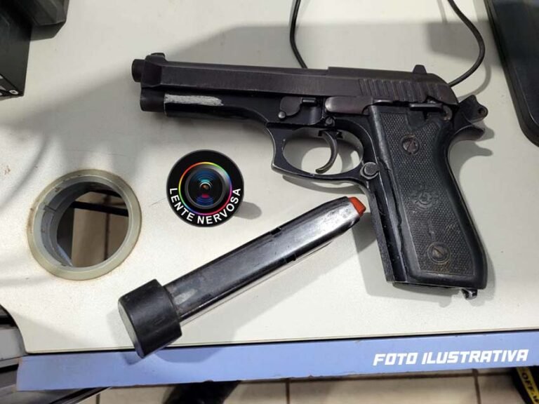 Motorista é preso em posse de arma de fogo próximo à blitz