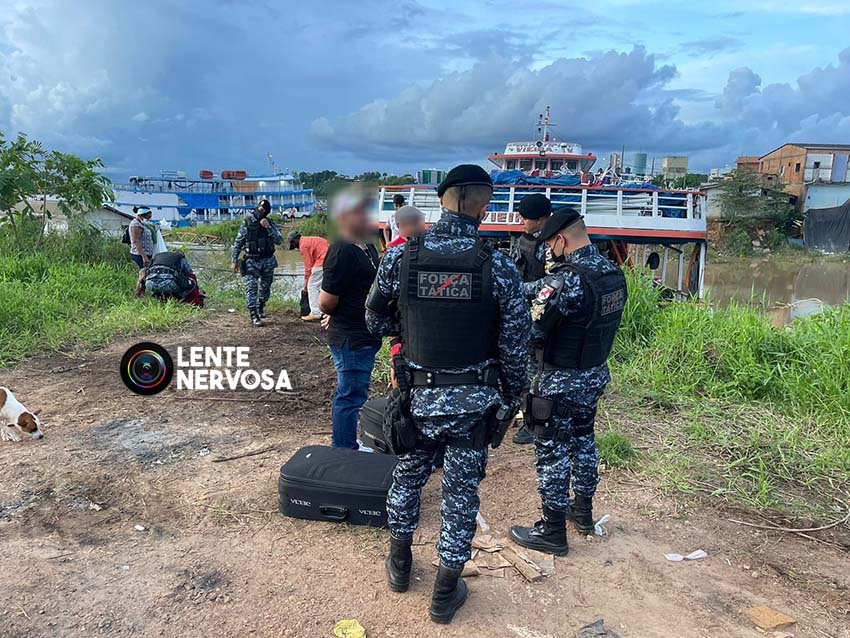 Barco que saiu de Manaus supostamente carregado com de droga é alvo de ação da PM em Porto Velho