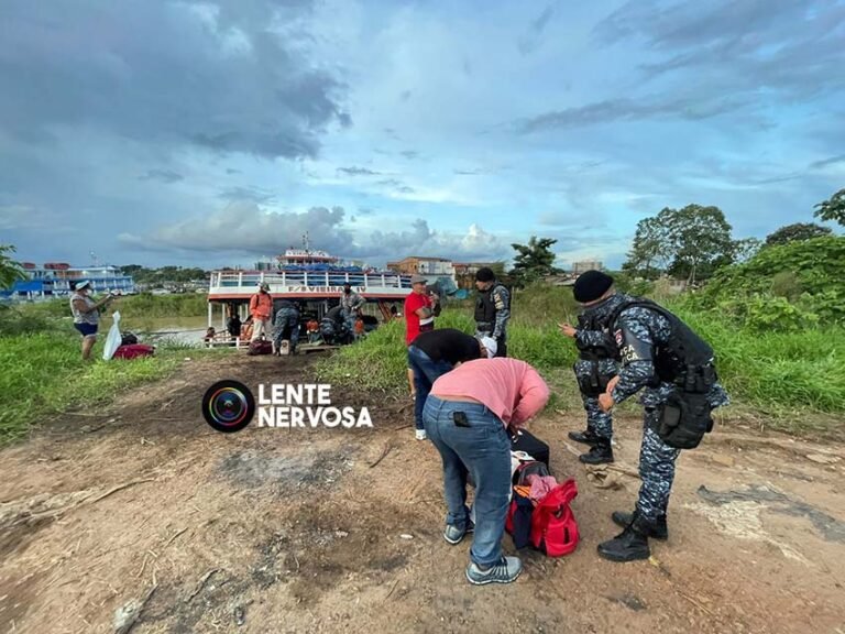 Barco que saiu de Manaus supostamente carregado com de droga é alvo de ação da PM em Porto Velho