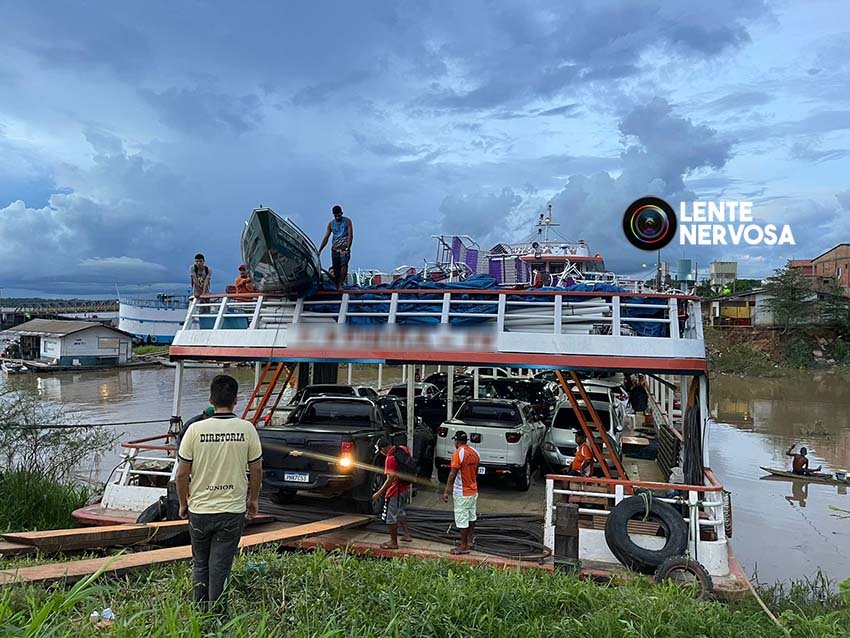 Barco que saiu de Manaus supostamente carregado com de droga é alvo de ação da PM em Porto Velho