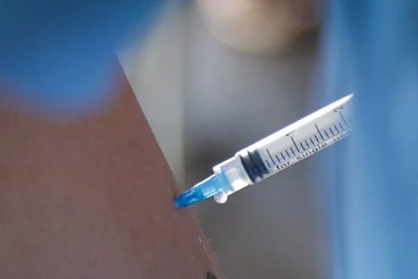 Mais de 10 bilhões de vacinas contra Covid já foram aplicadas no mundo