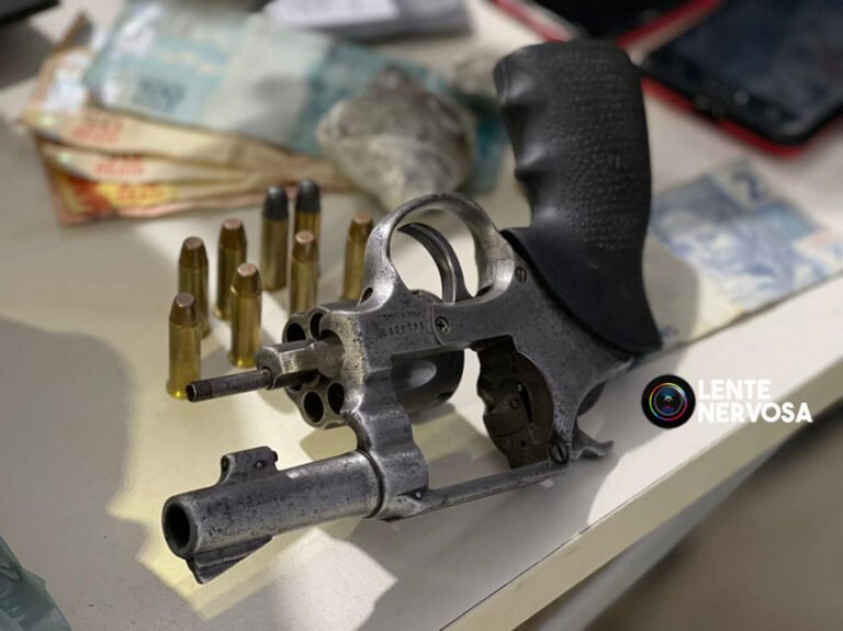 Homem que se exibia com arma é preso pela Força Tática na zona sul