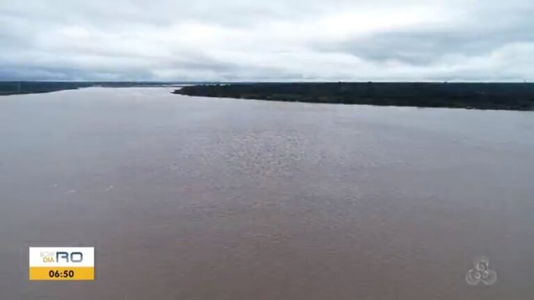 ALERTA – Rio Madeira atinge 14 metros e entra em cota de atenção em Porto Velho