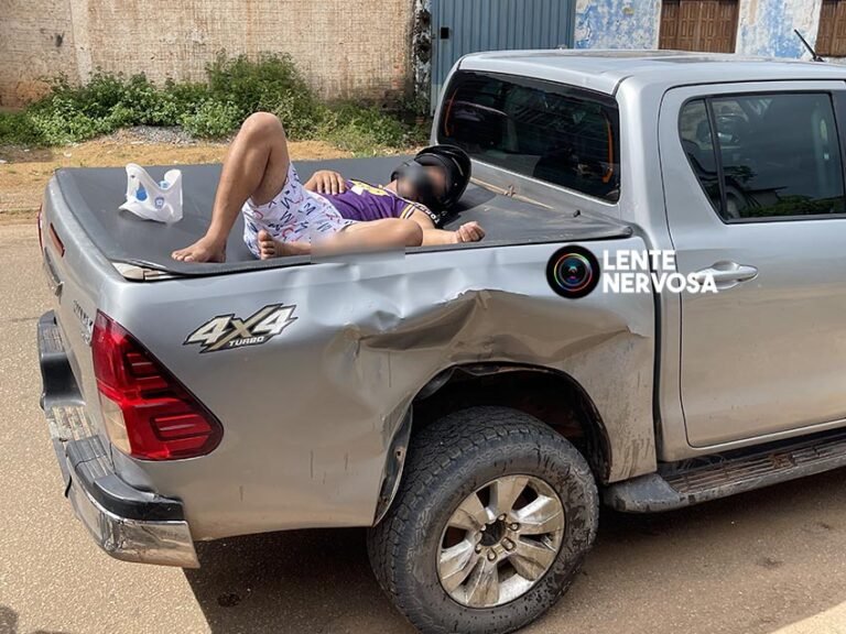 Motociclista cai em cima de caminhonete em grave acidente na zona leste – VÍDEO