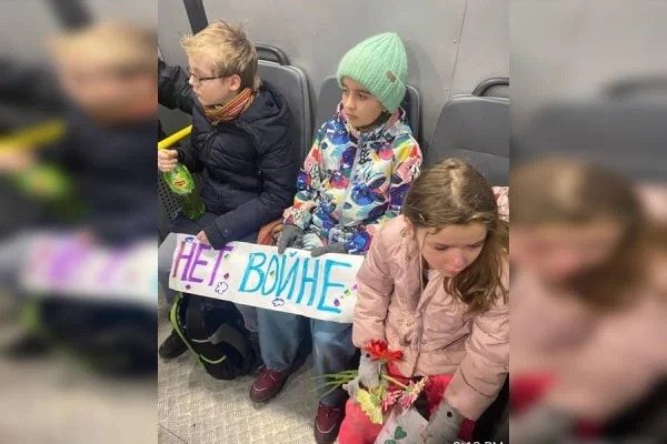 Em Moscou, cinco crianças são presas em protesto contra a guerra