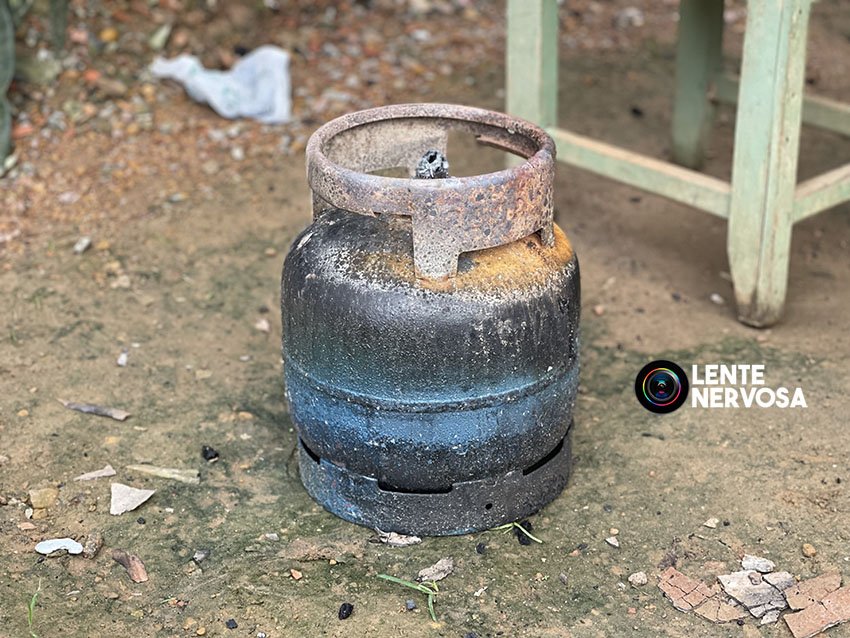 Residência é destruída por incêndio e família precisa de doações - VEJA VÍDEO