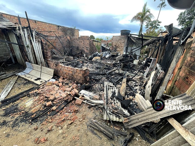 Residência é destruída por incêndio e família precisa de doações – VEJA VÍDEO