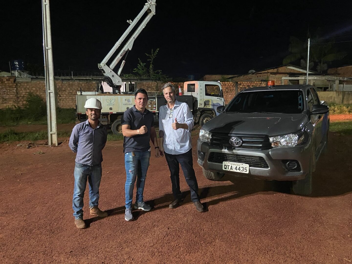 Iluminação é revitalizada em campo na zona sul a pedido do vereador Edimilson Dourado