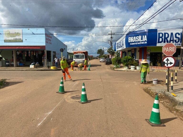 Últimas Notícias 8 Semtran instala sinalizações em cruzamentos no Bairro Caladinho a pedido do vereador Edimilson Dourado