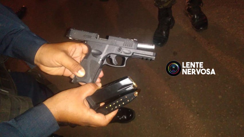 Vídeo: foragido, ex-agente da Semtran é preso armado após ameaçar e tentar agredir policiais