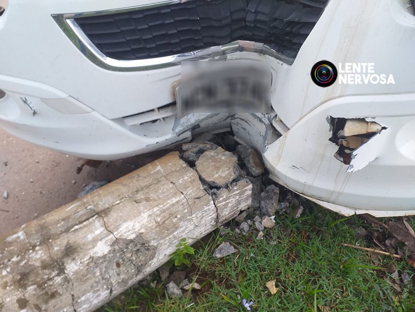 Motorista derruba poste na zona leste ao desviar de ciclista